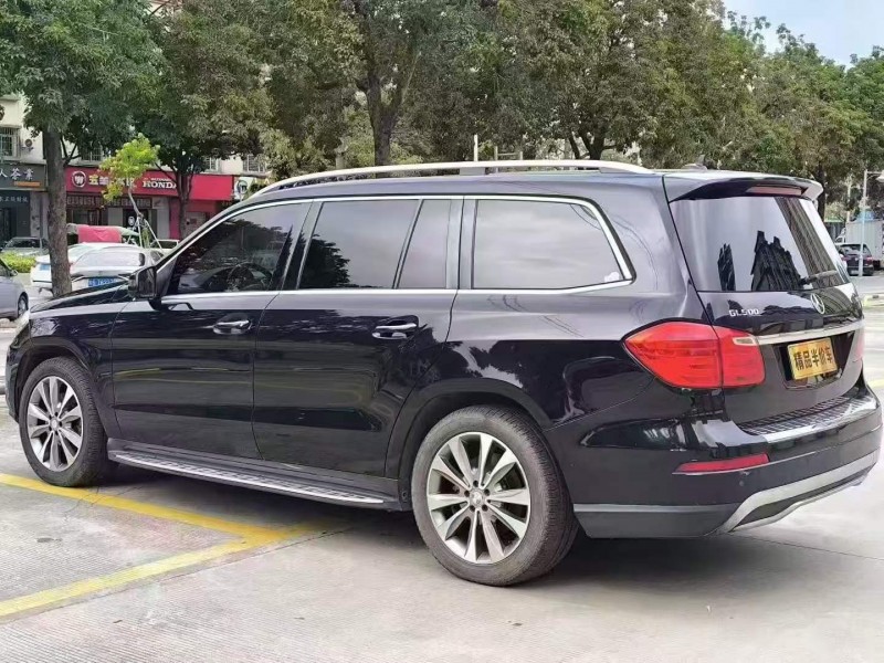 广州13年奔驰GL8