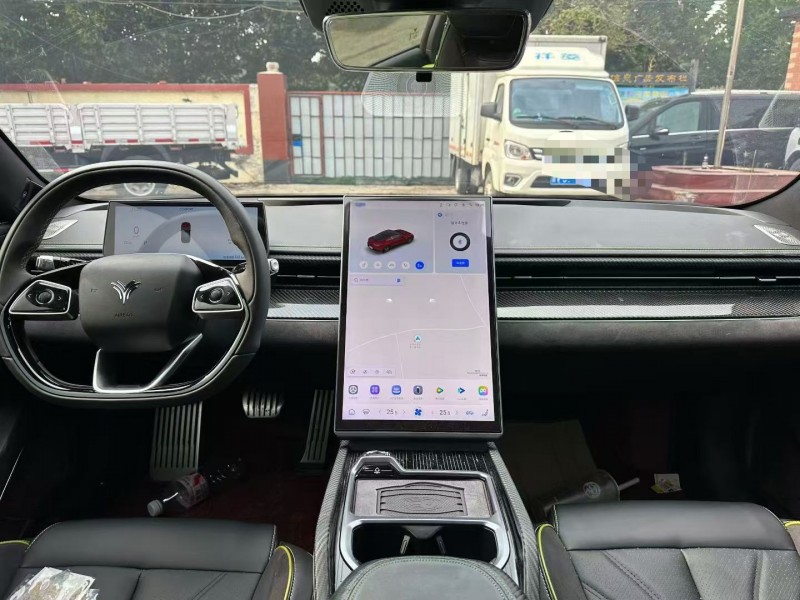 淄博23年哪吒GT6