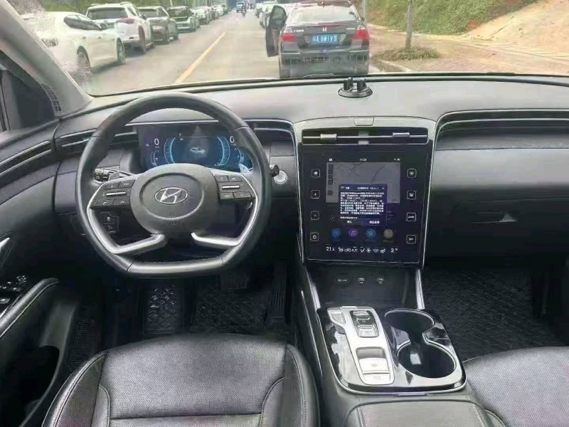 南宁22年现代途胜5