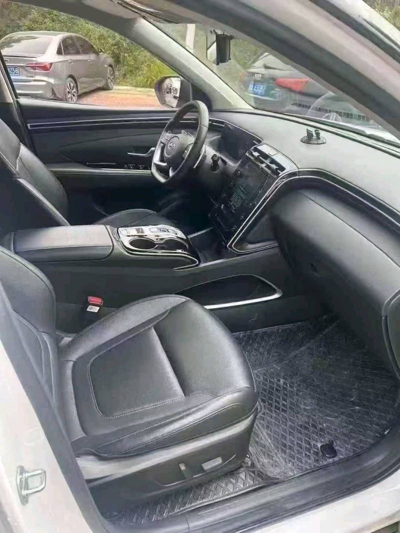 南宁22年现代途胜7