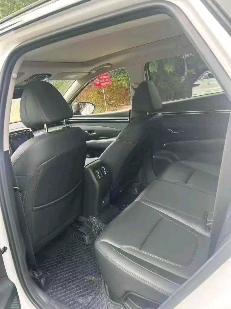 南宁22年现代途胜8