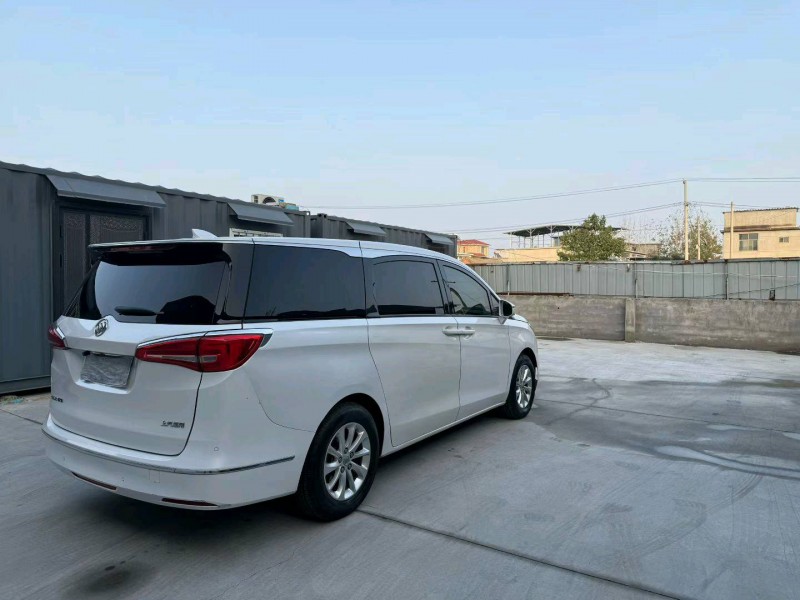 徐州19年别克GL86