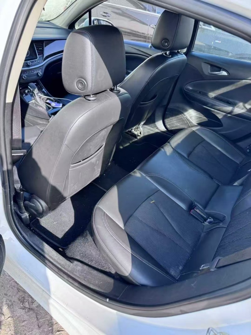 徐州18年别克威朗8