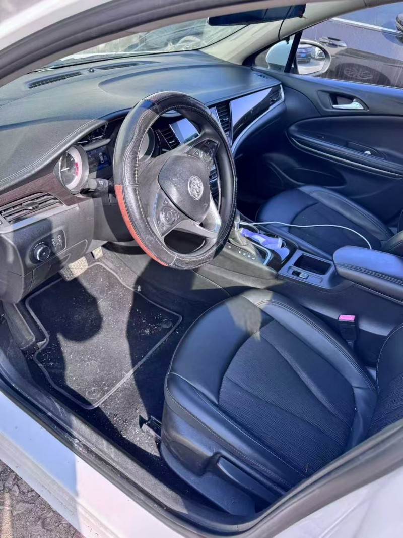 徐州18年别克威朗9