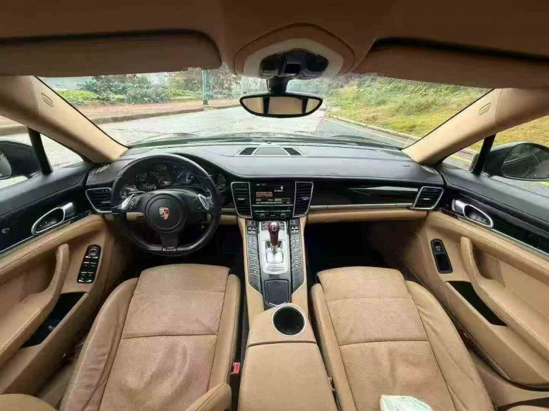 龙岩13年保时捷帕拉梅拉3