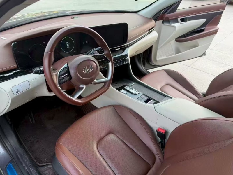 枣庄22年现代名图4