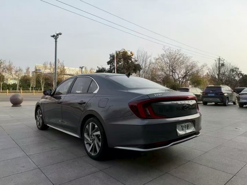 枣庄22年现代名图9