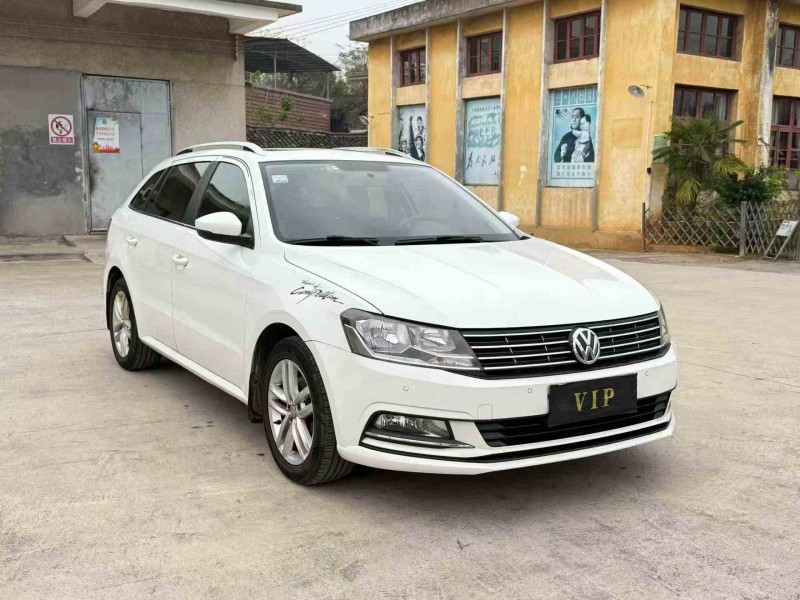 张家界18年大众朗行2