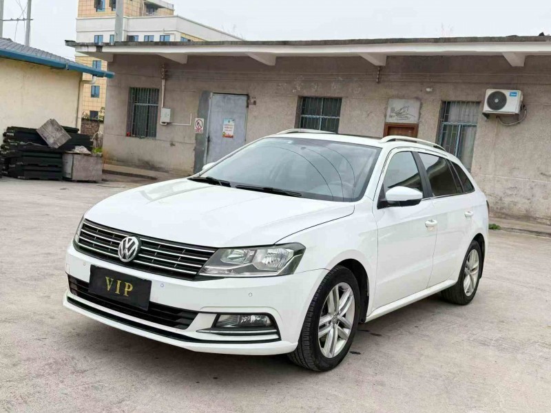 张家界18年大众朗行3