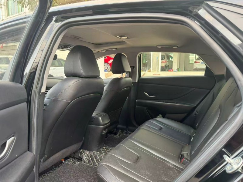 安顺21年现代伊兰特6