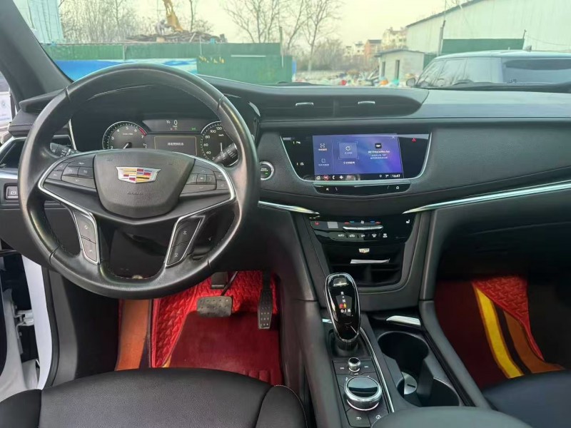 济宁22年凯迪拉克XT54