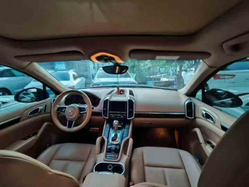 湛江15年保时捷卡宴4