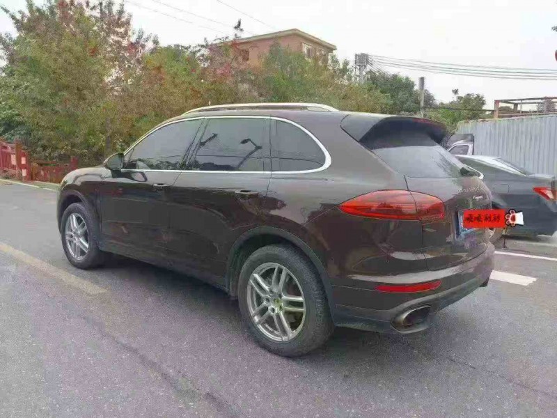 湛江15年保时捷卡宴8