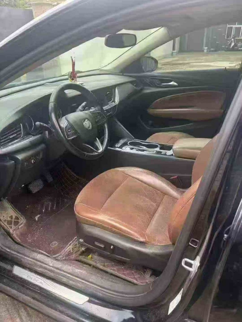 淮南21年别克君威6