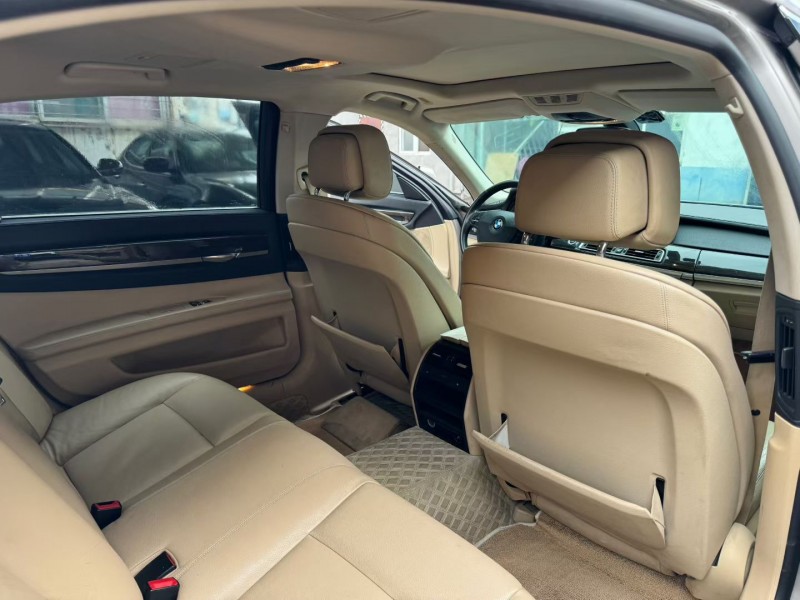 邢台12年宝马7系5