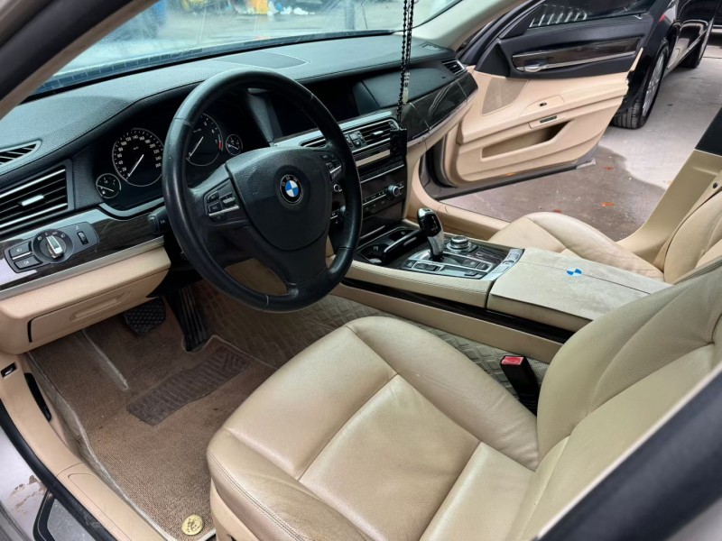 邢台12年宝马7系7