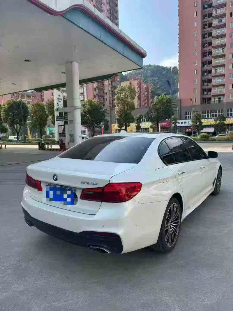 重庆18年宝马5系7