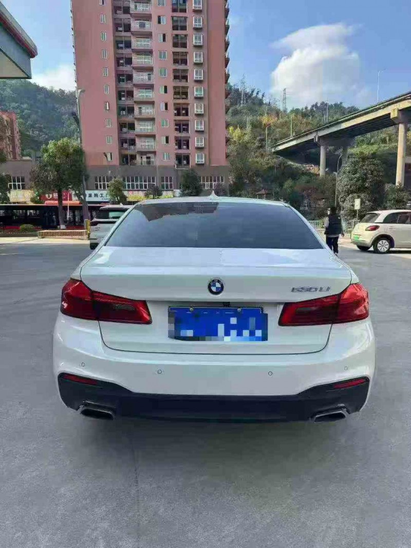 重庆18年宝马5系9