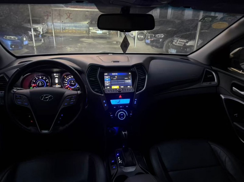 邢台14年现代新胜达6