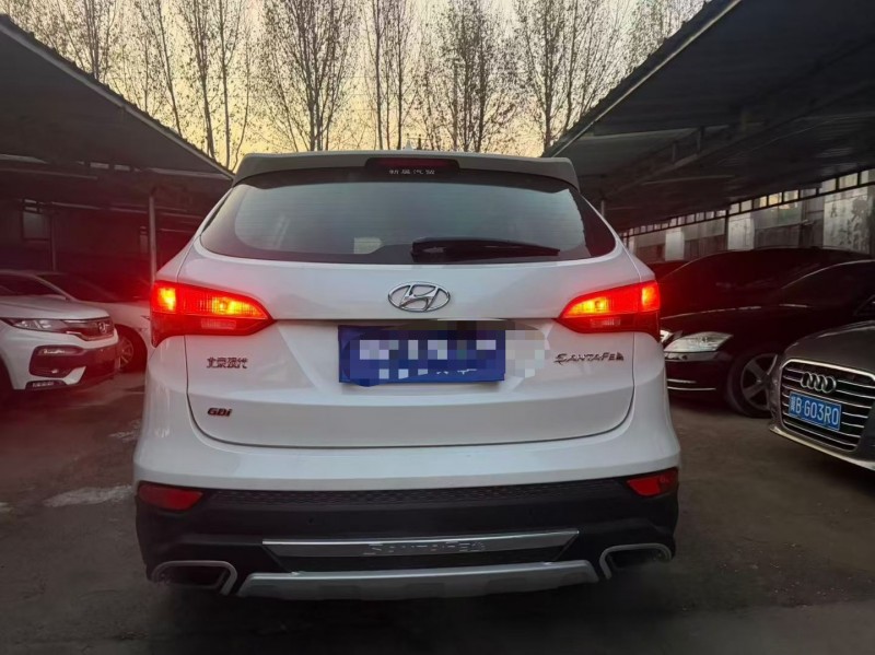 邢台14年现代新胜达9