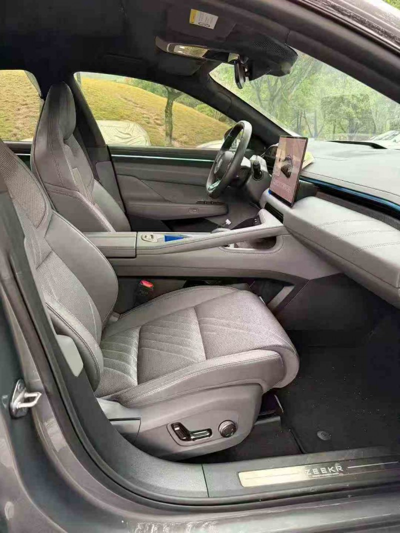 重庆24年极氪汽车0013