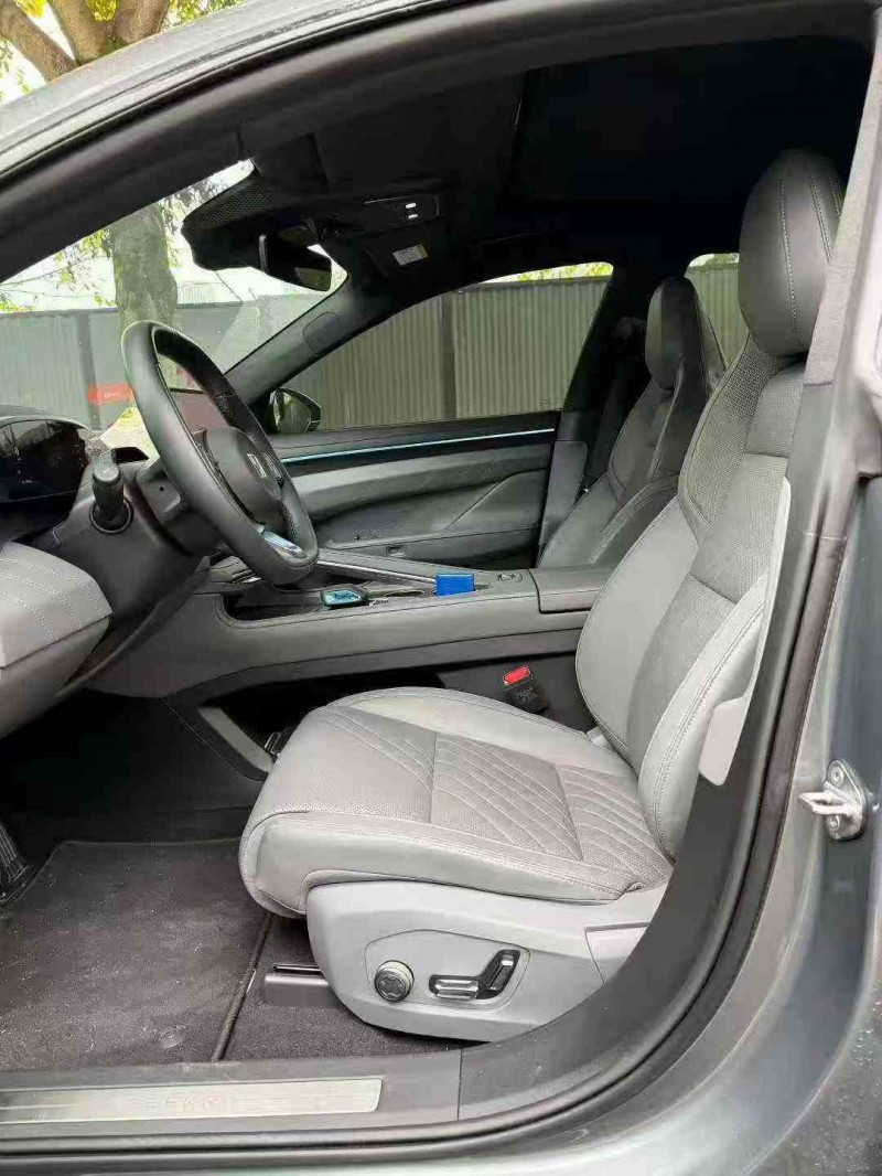 重庆24年极氪汽车0014