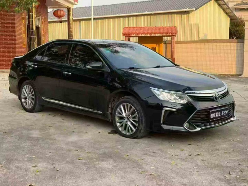 北海17年丰田凯美瑞2