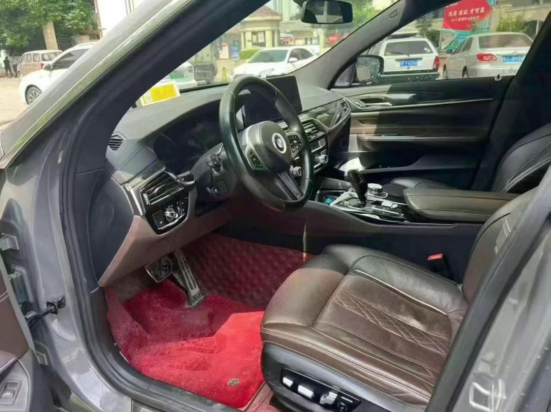 武汉21年宝马6系9