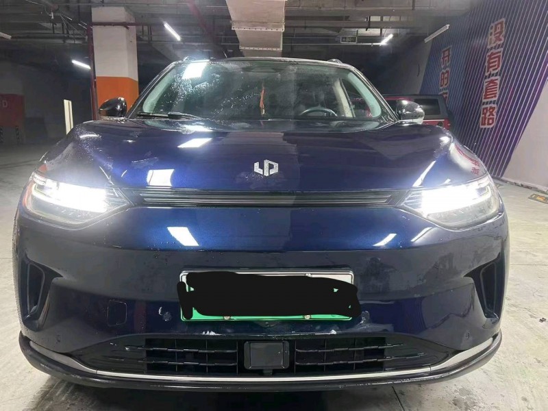 成都23年零跑汽车C111