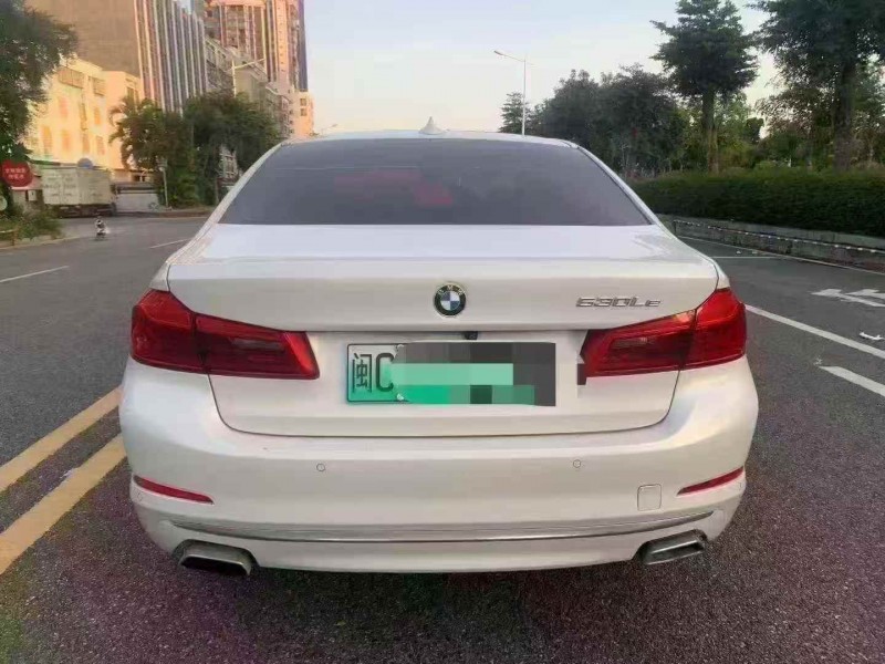 南平18年宝马5系9