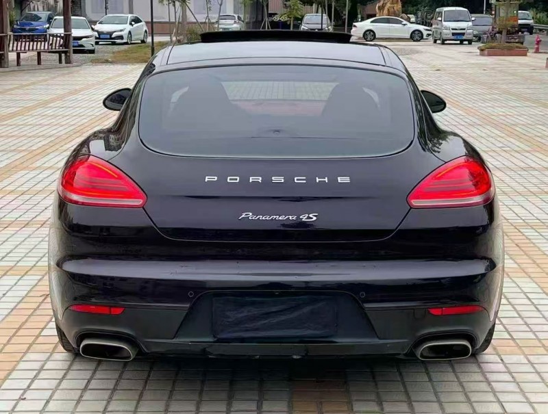 汕头14年保时捷帕拉梅拉9