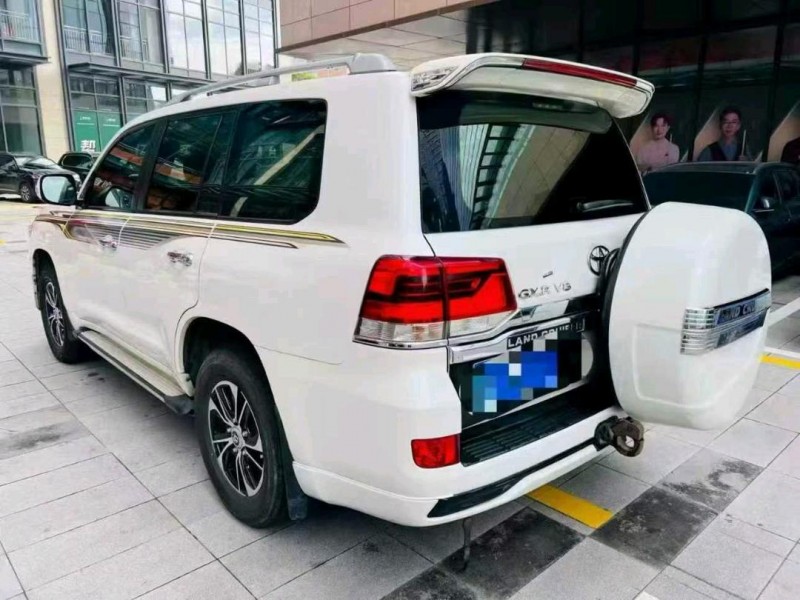 广州19年丰田兰德酷路泽8