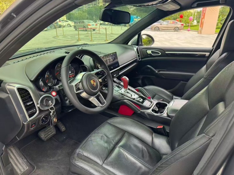 河源12年保时捷卡宴5