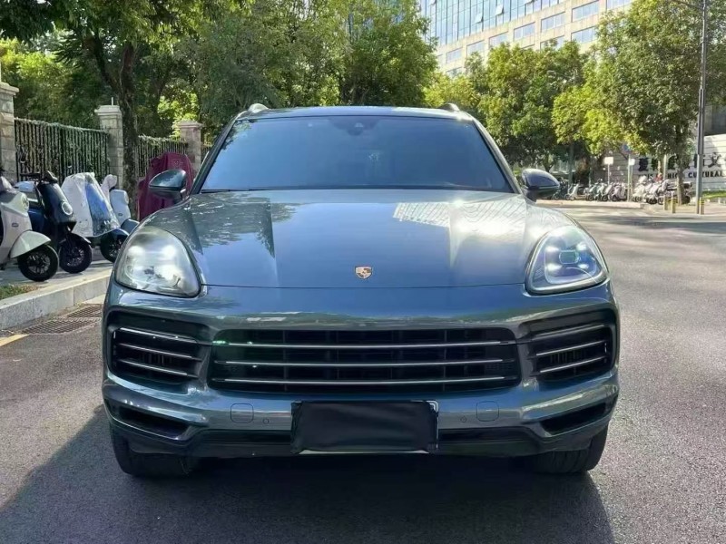 深圳19年保时捷卡宴1