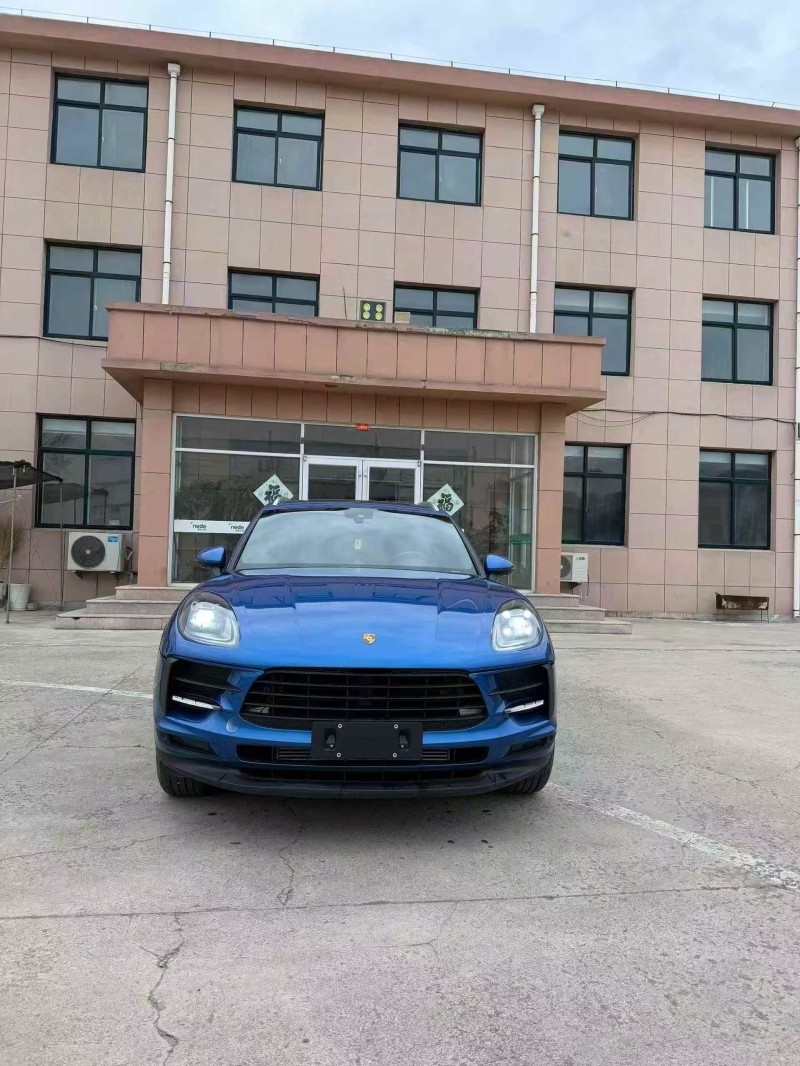 青岛20年保时捷Macan1