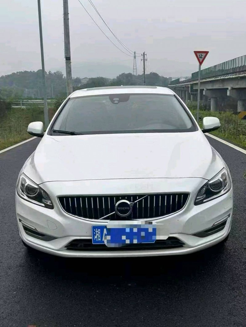 长沙19年沃尔沃S60L1