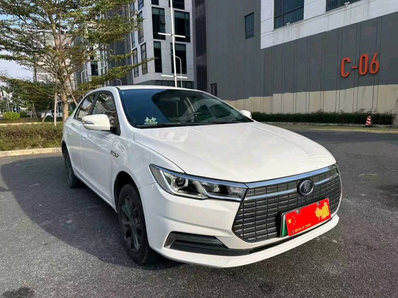 广州23年比亚迪秦2