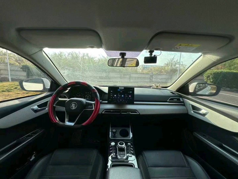 广州23年比亚迪秦8