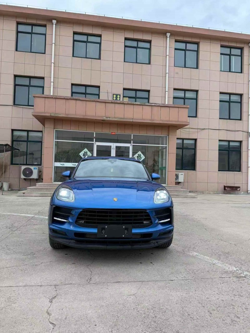 济宁20年保时捷Macan1