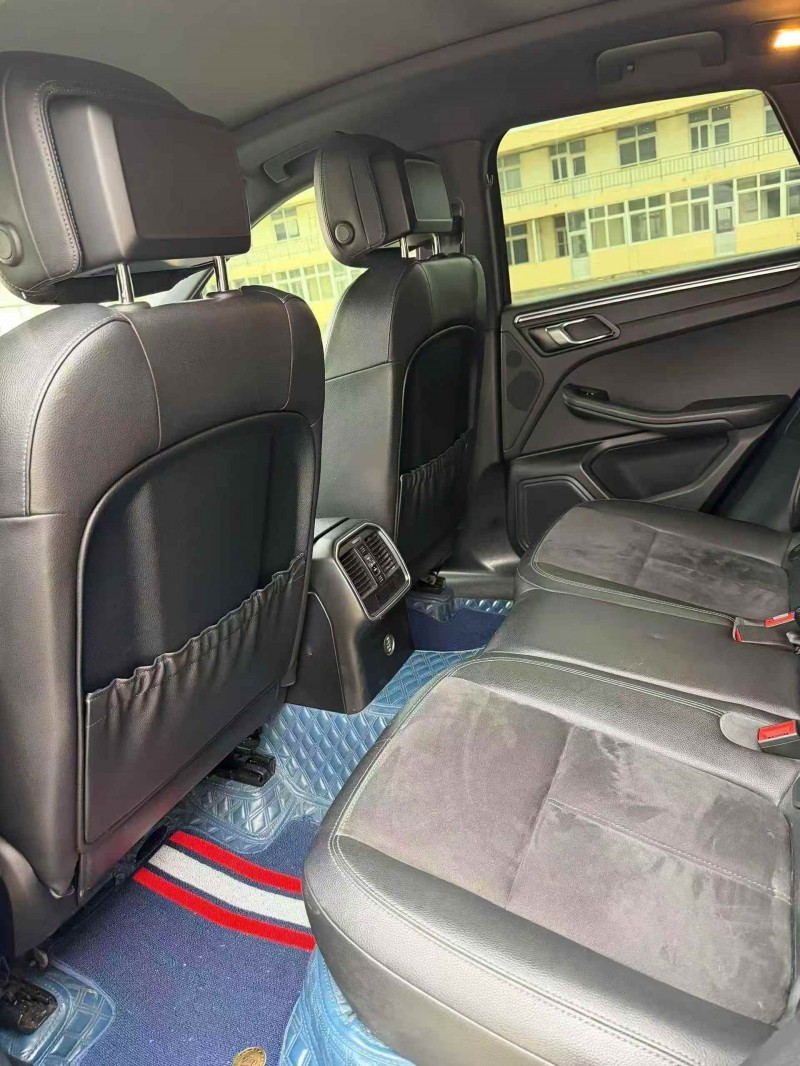 济宁20年保时捷Macan4
