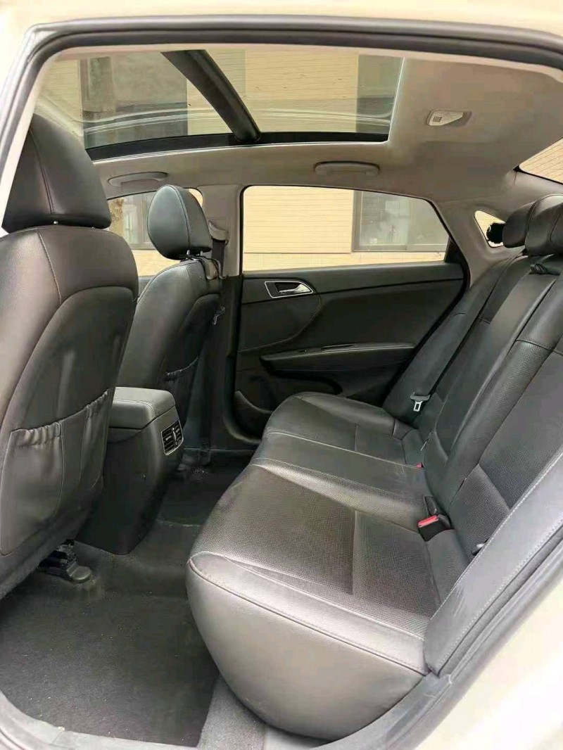 佛山19年现代名图8