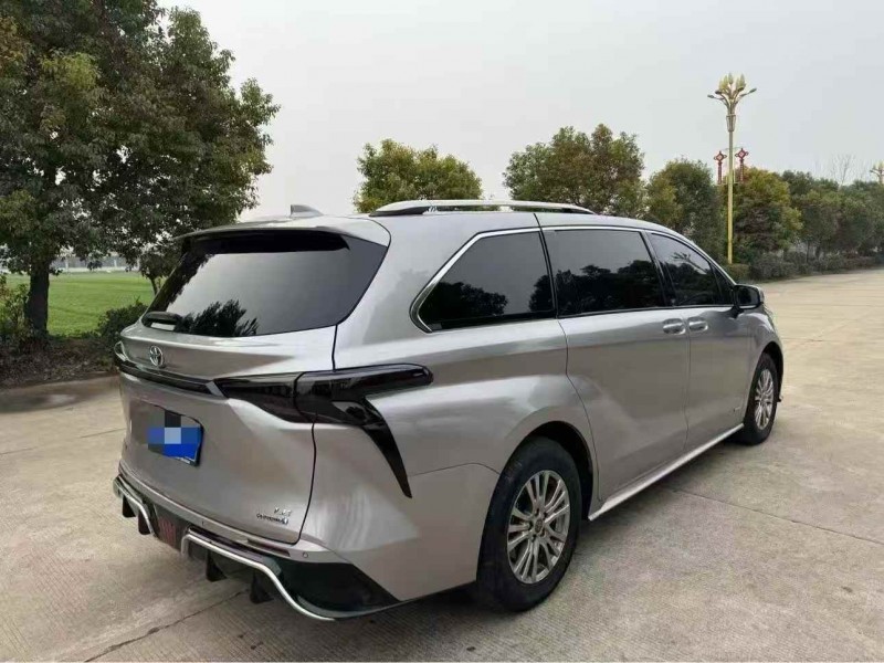 常州22年丰田塞纳8