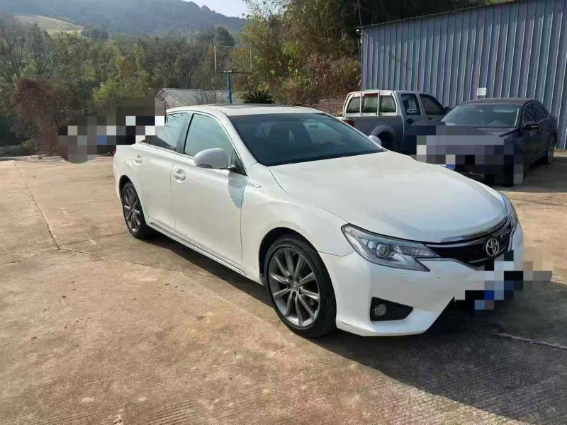 无锡15年丰田锐志2