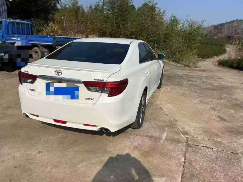 无锡15年丰田锐志5