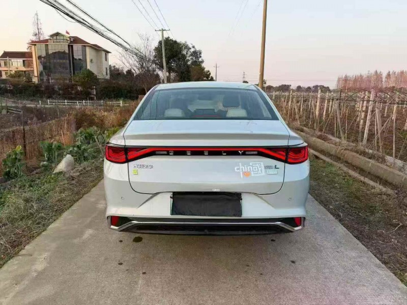 衢州23年吉利帝豪9