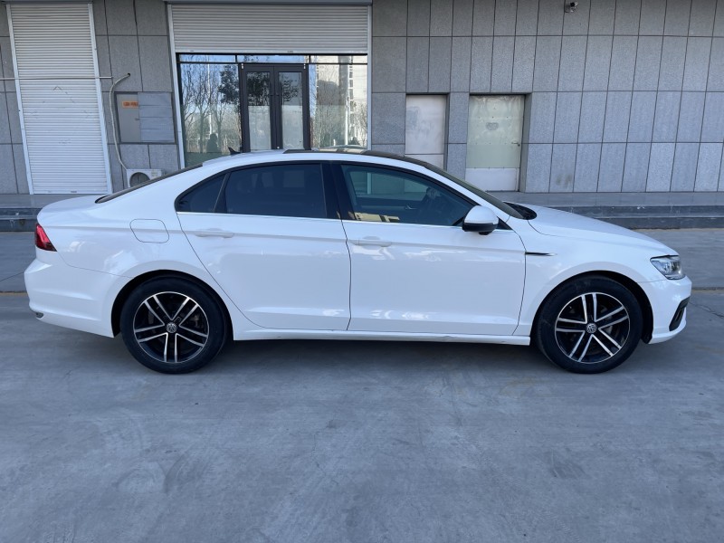 济宁20年大众凌渡8