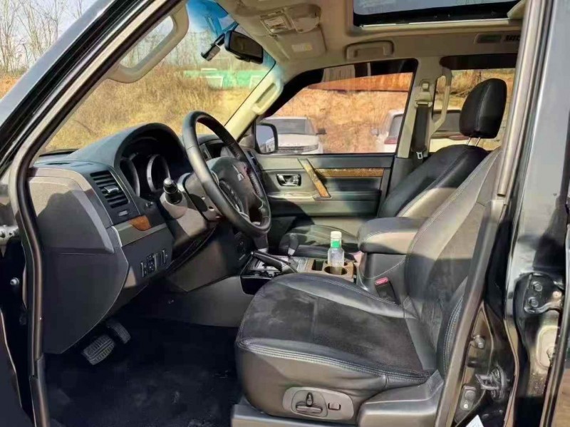 潍坊19年三菱帕杰罗6