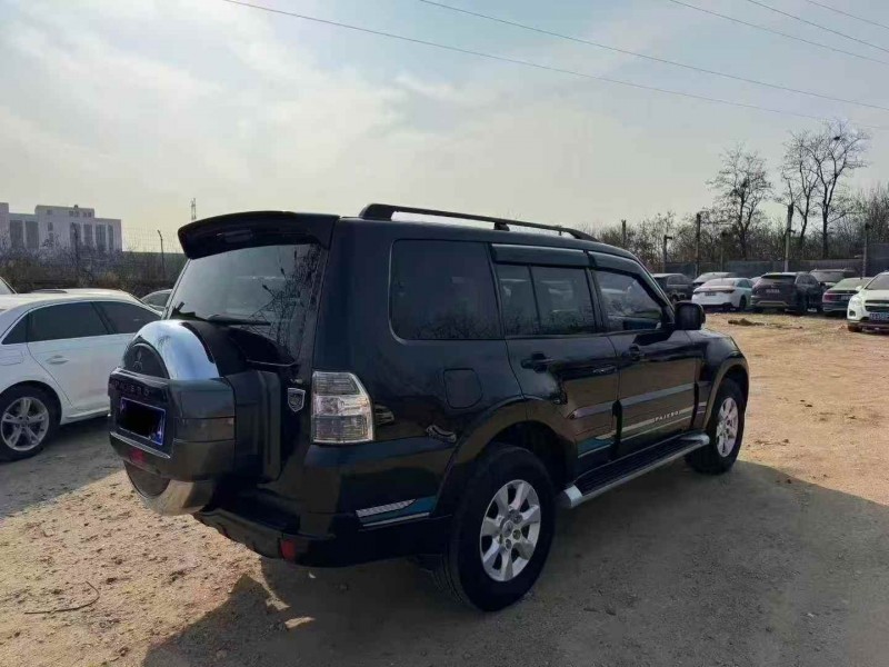 潍坊19年三菱帕杰罗8