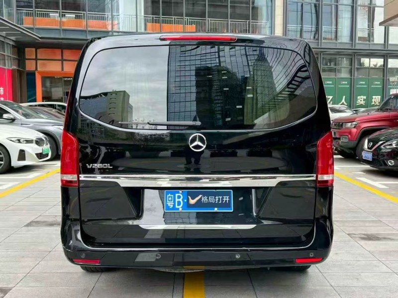 深圳18年奔驰V9