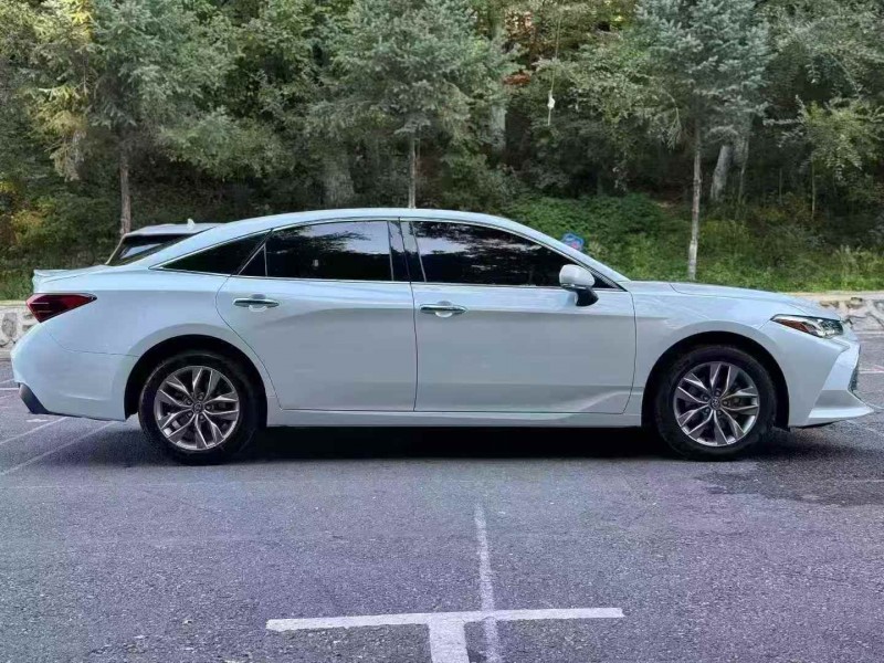 湛江22年丰田亚洲龙3